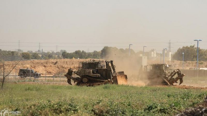 جرافات العدو تتوغل شرق خانيونس جنوب قطاع غزة