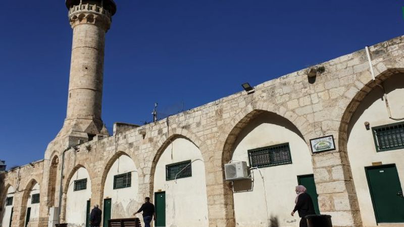 إذاعة الأقصى: قوات الاحتلال تعتقل المقدسية تهاني جعابيص من المدرسة الشرعية في الأقصى