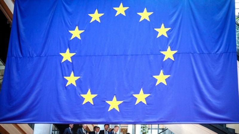 الاتحاد الأوروبي يجمد أصولًا للمركزي الروسي بأكثر من 200 مليار يورو