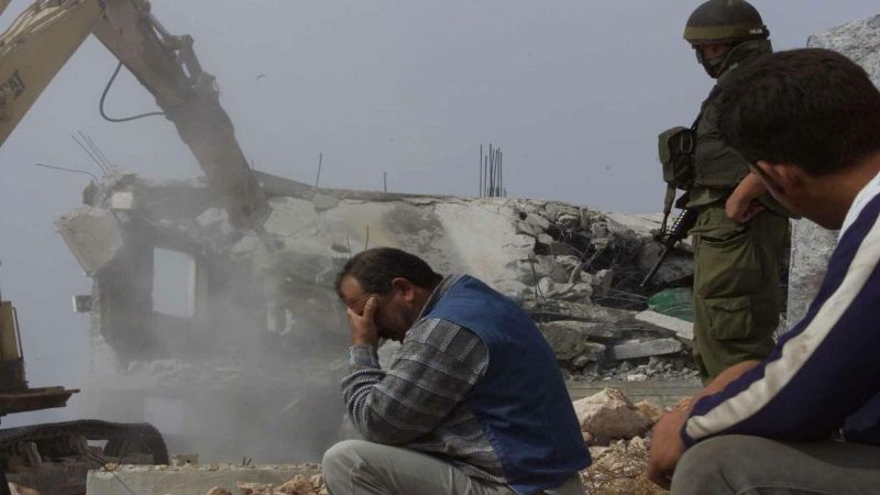 فلسطين: قوات الاحتلال تهدم منزلًا لعائلة فلسطينية في بلدة أرطاس جنوب بيت لحم