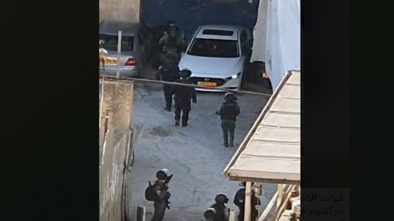 بالفيديو.. قوات الاحتلال تعتدي على عدد من الشبان داخل مركبتهم في بلدة سلوان جنوبي المسجد الأقصى اليوم