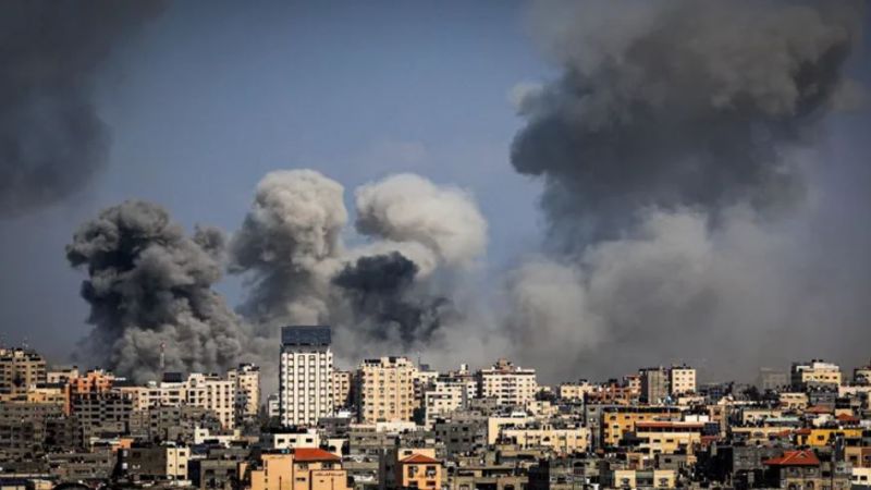 فلسطين: زوارق حربية صهيونية تقصف ساحل غزة وغارات جوية متواصلة على أحياء المدينة