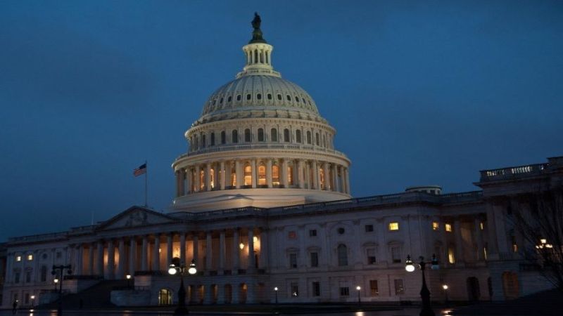 الولايات المتحدة الأميركية: محتجون يهود يقتحمون مبنى الكونغرس الأميركي للمطالبة بوقف إطلاق النار في غزة والشرطة تعتقل عدداً منهم