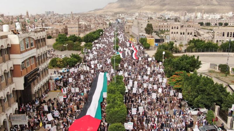 اليمن| بيان مسيرات صنعاء والمحافظات: ندعو شعوب الأمة إلى الانتصار للشعب الفلسطيني والثورة ضد العدو الإسرائيلي
