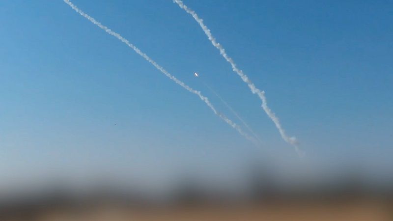 فلسطين: كتائب "القسام" تقصف "تل أبيب" برشقة صاروخية ردًا على المجازر الصهيونية بحق المدنيين
