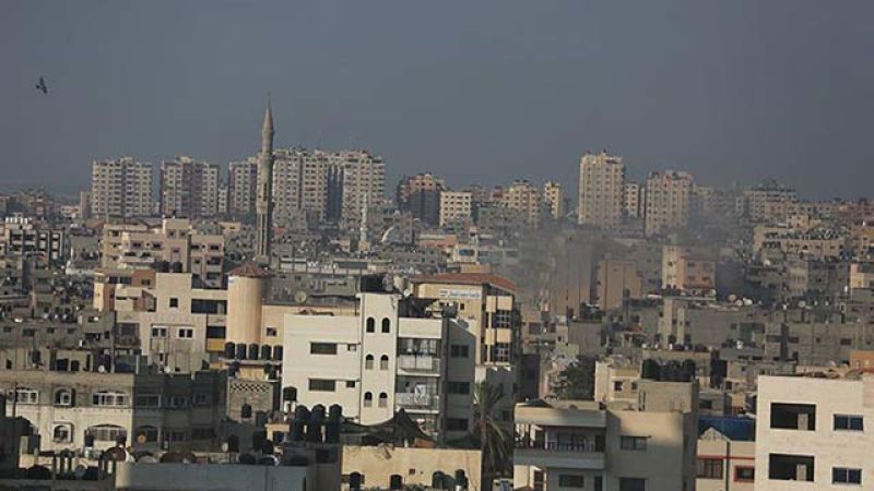 "المنار": 3 شهداء بقصف حافلة قرب محطة فارس جنوب قطاع غزة