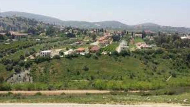 لبنان: مزارعو قرى حدودية في حاصبيا يناشدون المعنيين معاينة الأضرار اللاحقة بحقولهم جراء القصف الصهيوني