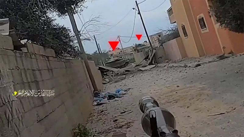 بالفيديو: استهداف جنود وآليات العدو في منطقة عبسان الكبيرة شرق خان يونس