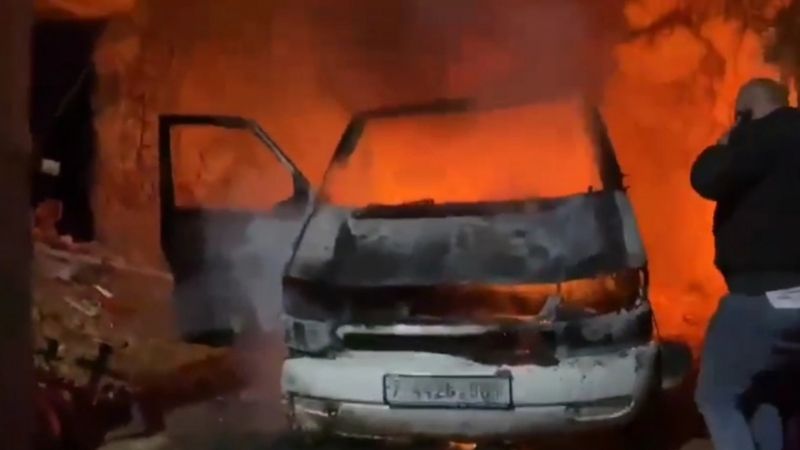 مستوطنون يحرقون منزلًا ومركبة في اللبن الشرقية بنابلس