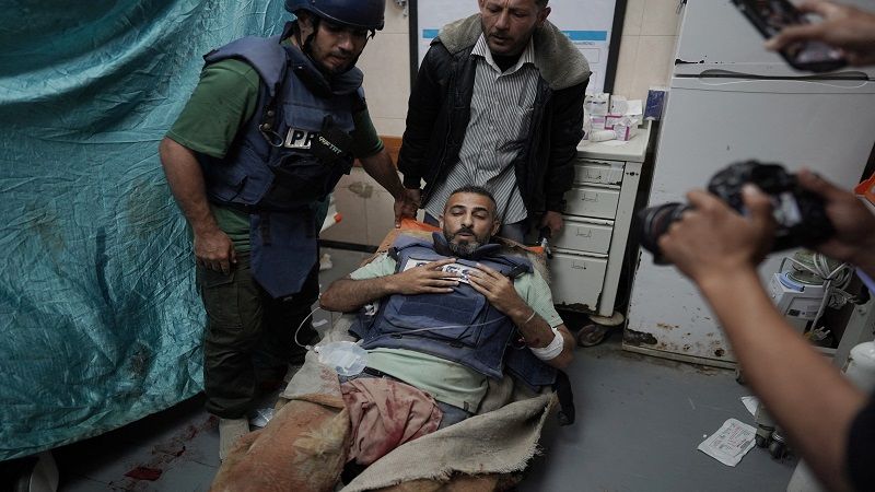 إصابة 3 صحفيين فلسطينيين جراء العدوان الإسرائيلي على مخيم النصيرات 