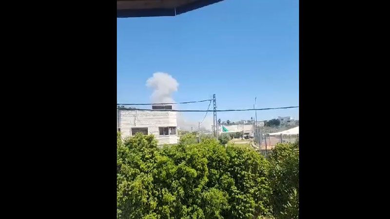 إعلام العدو يعرض مشاهد للحظات الأولى بعد سقوط صاروخ على مبنى في "عرب العرامشة" بالجليل الغربي