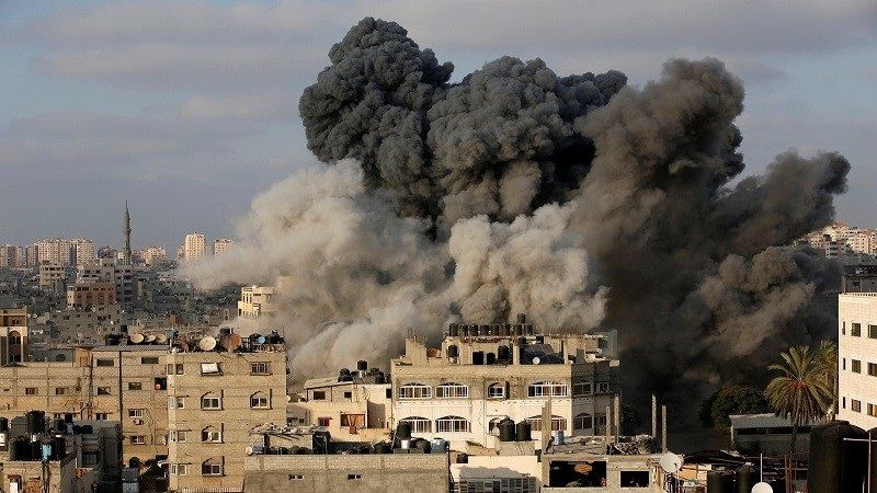 فلسطين المحتلة: اندلاع حريق كبير في حي الزيتون جنوبي مدينة غزة جراء القصف المدفعي الصهيوني المتواصل