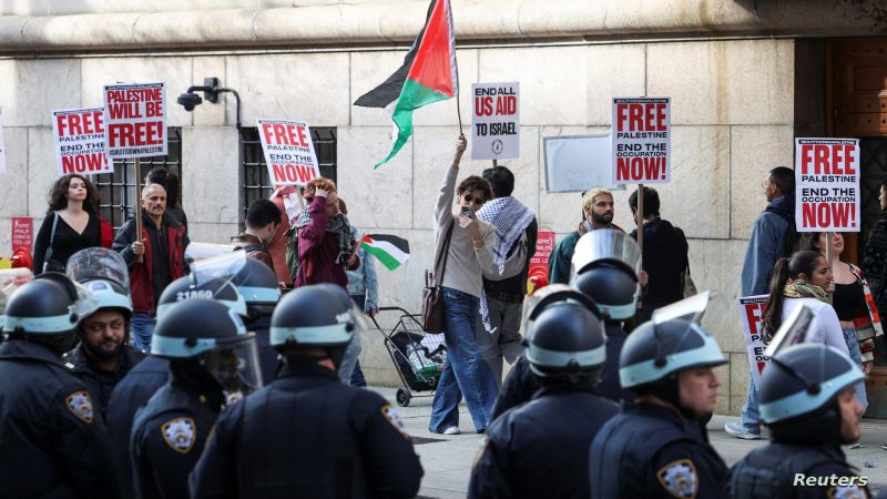 الولايات المتحدة: قوات الأمن تعتدي على متظاهرين يطالبون بوقف الحرب على غزة في جامعة كاليفورنيا الجنوبية وتعتقل عددًا منهم