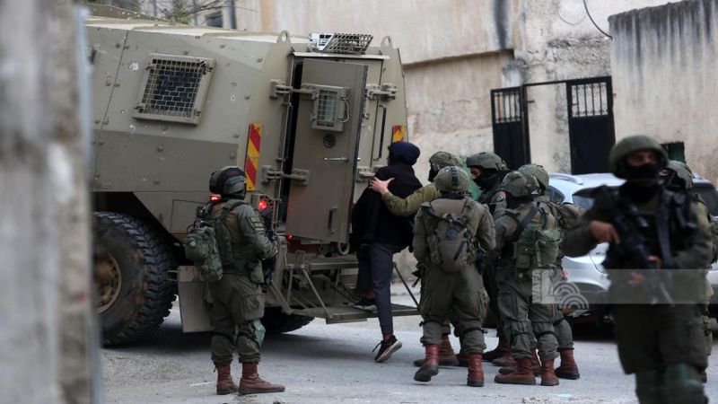فلسطين: قوات الاحتلال تشنّ حملة اعتقالات خلال اقتحامها لمدينة طولكرم