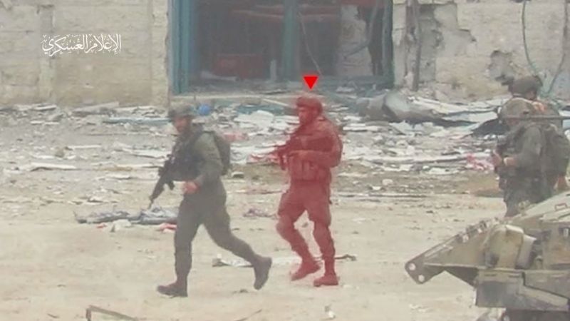 بالفيديو.. قنص جندي صهيوني جنوب حي الزيتون في مدينة غزة