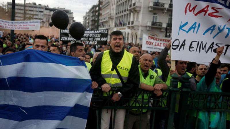 إضراب عام في اليونان لإنهاء التقشف