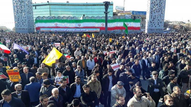 طهران والمدن الايرانية تشهد تظاهرات حاشدة في "یوم البصیرة وتجدید البیعة مع الولایة"
