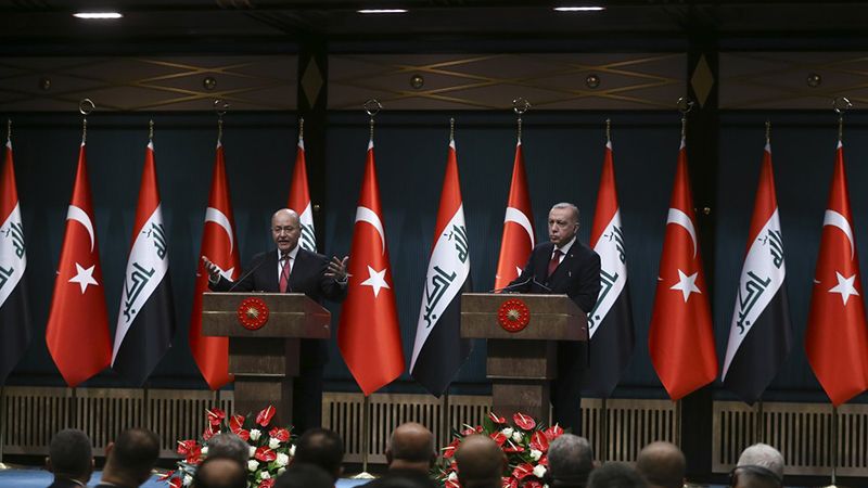 برهم صالح في تركيا.. الرئيسان يؤكدان أهمية التعاون لإعادة إعمار العراق
