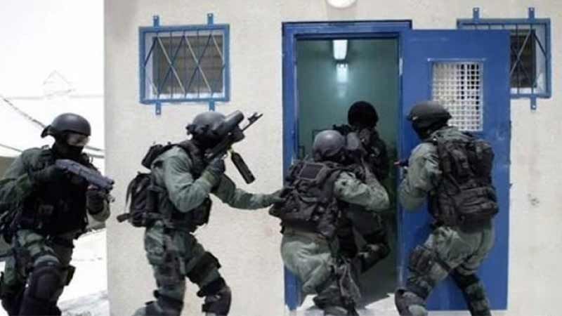 "الجهاد" و"حماس" تحذران الاحتلال من عواقب الاعتداء على معتقلي "عوفر"