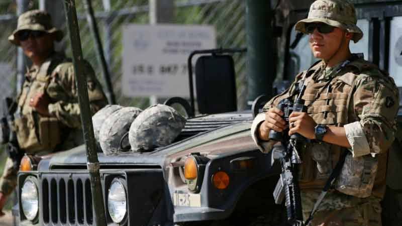 تعزيزات عسكرية أمريكية على حدود المكسيك وترامب يستخفّ بمفاوضات الجدار