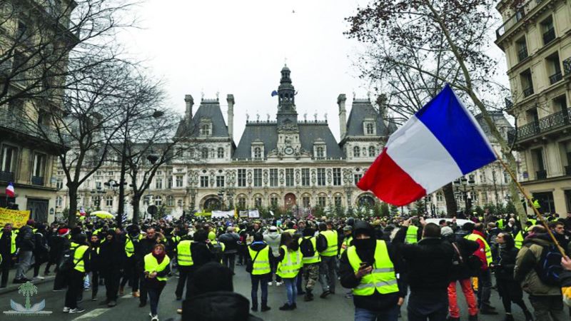 عنف واعتقالات في احتجاجات السترات الصفر في باريس 