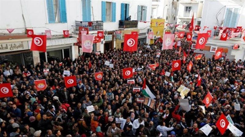 الحكومة التونسية واتحاد الشغل يتفقان على زيادة أجور الموظفين