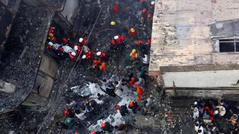 69 قتيلًا في حريق ضخم في دكا ببنغلاديش