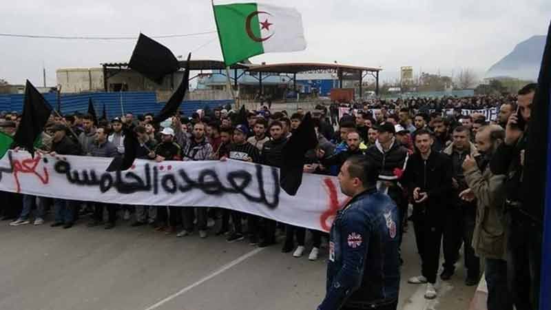 دعوات للتظاهر في الجزائر احتجاجًا على ترشح بوتفليقة