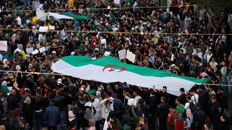 تظاهرات حاشدة في العاصمة الجزائرية رفضاً لترشح بوتفليقة