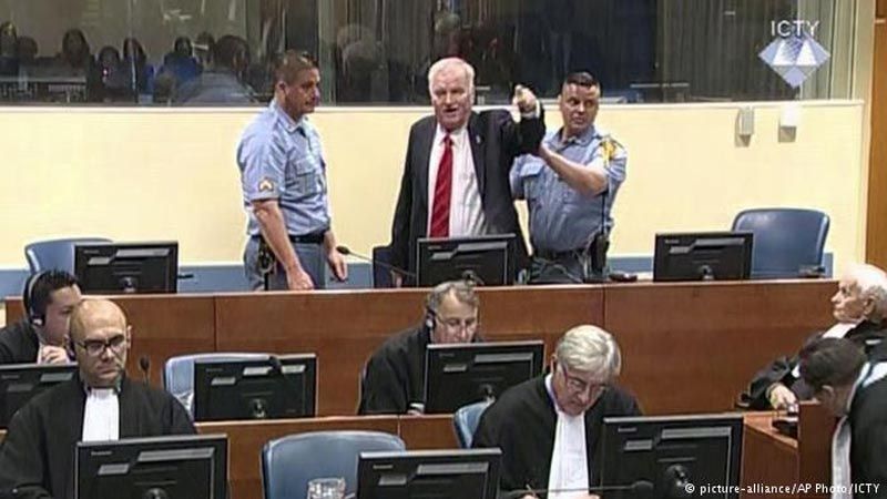 الجنايات الدولية تقضي بالسجن المؤبّد لرئيس صرب البوسنة السابق