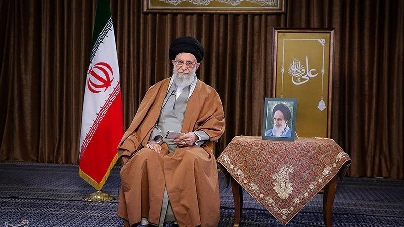 الإمام الخامنئي: العام الايراني الجديد هو "عام ازدهار الانتاج"