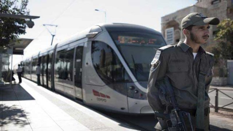القناة الثانية الصهيونية: أسلحة اسرائيلية عشوائية في القطارات