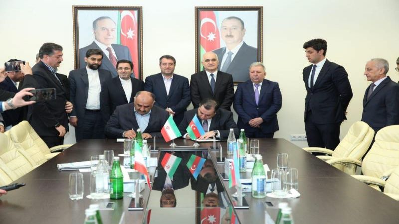 إيران وجمهورية أذريجان توقعان إتفاقاً لإنشاء مصنع لإنتاج الشاحنات