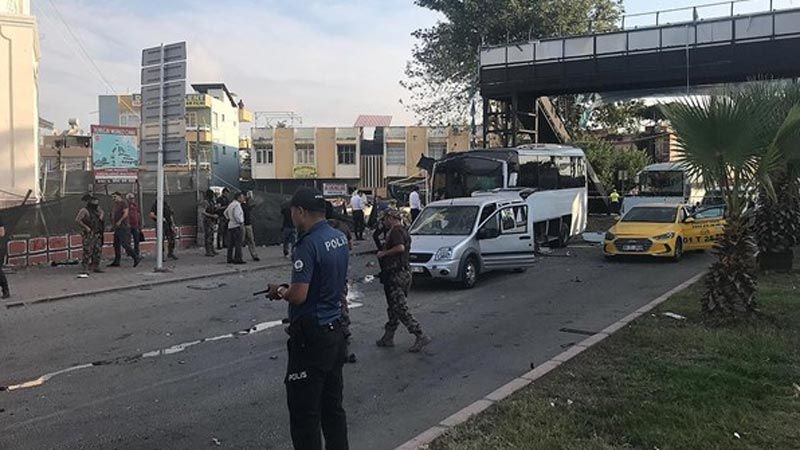 تركيا: جرحى في تفجير استهدف حافلة للشرطة في أضنة