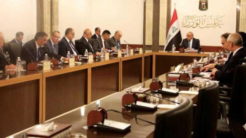 الحكومة العراقية تستجيب لمطالب المتظاهرين وتعلن عن الحزمة الأولى من القرارات
