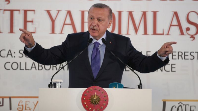 أردوغان يهدد بـ "سحق رؤوس" المقاتلين الأكراد حال عدم انسحابهم في المدة المحددة