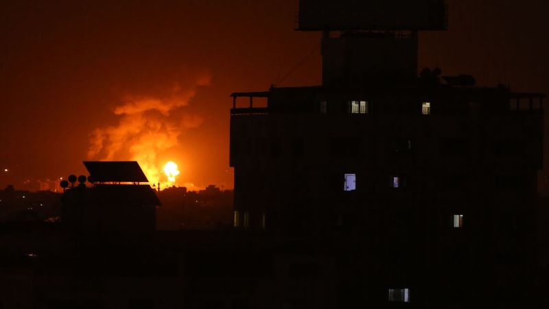 في خرقٍ للهدنة .. طائرات الإحتلال تقصف مواقع للمقاومة في غزة 