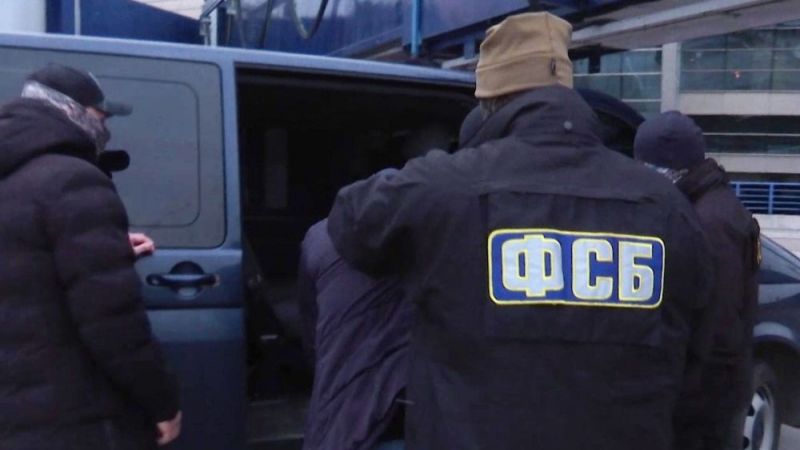 الأمن الروسي يلقي القبض على 5 مسلحين من تنظيم "داعش" في موسكو 