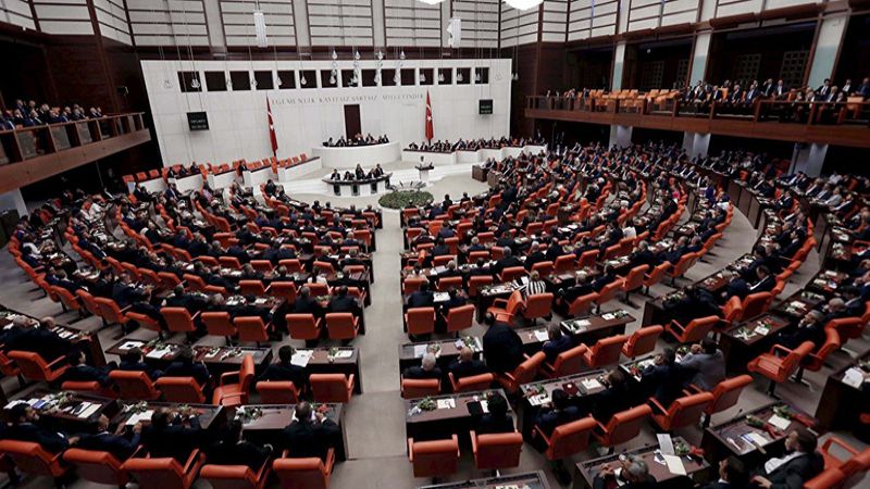 البرلمان التركي يوافق على التدخل العسكري في ليبيا