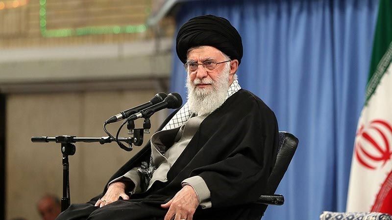 الإمام الخامنئي: ليكن شباب إيران أصحاب عزم وبصيرة
