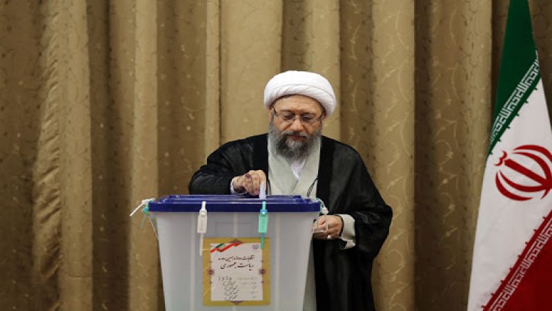 إيران: رئيس مجمع تشخيص مصلحة النظام يدلي بصوته في الانتخابات البرلمانية الـ11