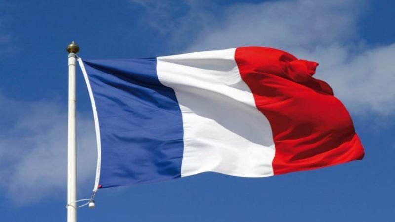 فرنسا تعلن تسجيل 471 وفاة جديدة بفيروس كورونا في أول تراجع منذ أيام عدة
