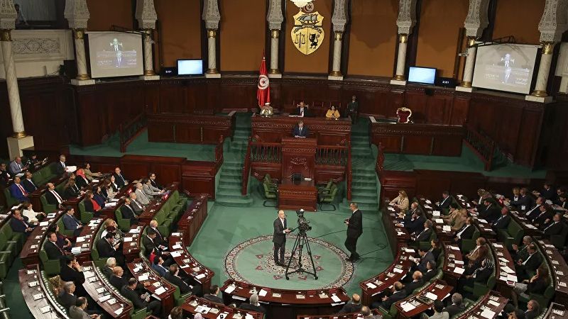 البرلمان التونسي يفوض صلاحياته للحكومة لمواجهة كورونا