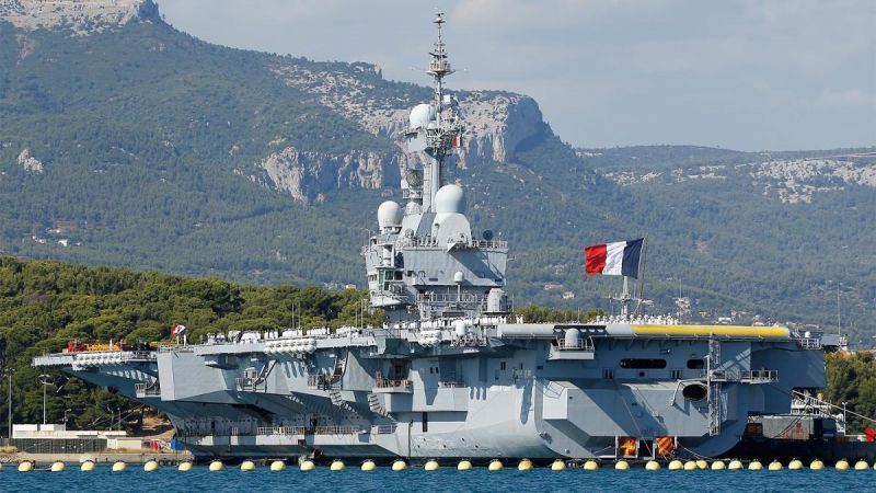 فرنسا: اشتباه بحالات إصابة بكورونا على متن حاملة الطائرات "شارل ديغول"
