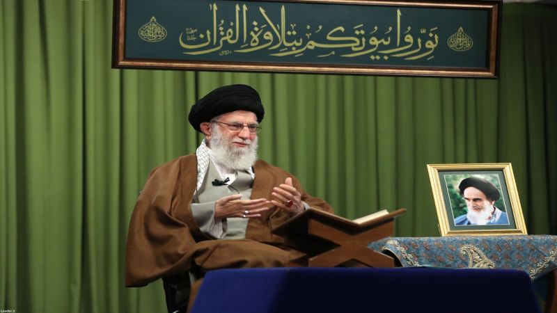 الإمام الخامنئي: حكومات إسلامية تعاني من الإذلال نتيجة خوفها من أعداء الاسلام