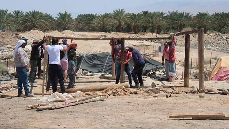 قوات الاحتلال تهدم منازل لعائلة أبو داهوك شرق مدينة أريحا