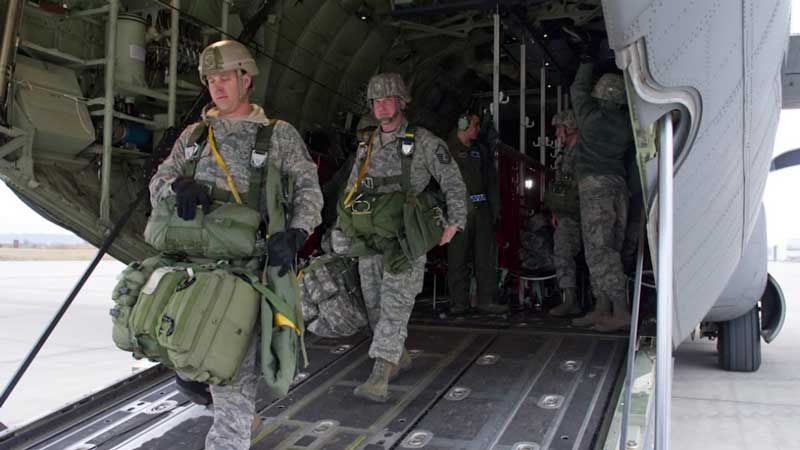 وزارة الحرب الأمريكية تنقل 1600 عنصر من الجيش إلى واشنطن بسبب الاحتجاجات