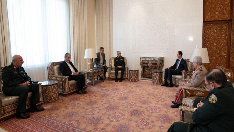 الرئيس الأسد يستقبل رئيس هيئة الأركان الإيراني اللواء باقري ويعبر عن ارتياحه لتوقيع اتفاقية التعاون العسكري بين البلدين