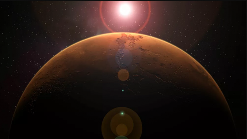 مسبار فضائي يرصد توهجا أخضر "مخيف" في المريخ