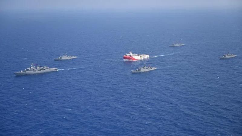 سفينة تنقيب تركية في المتوسط بحماية سفن حربية والأسطول اليوناني يتأهب